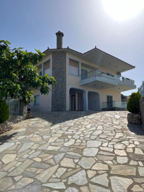 Serenaki House